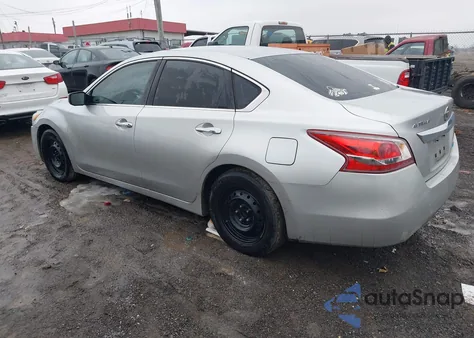 2013 Nissan Altima 2.5 z USA, uszkodzony, nr VIN 1N4AL3AP9DC903797